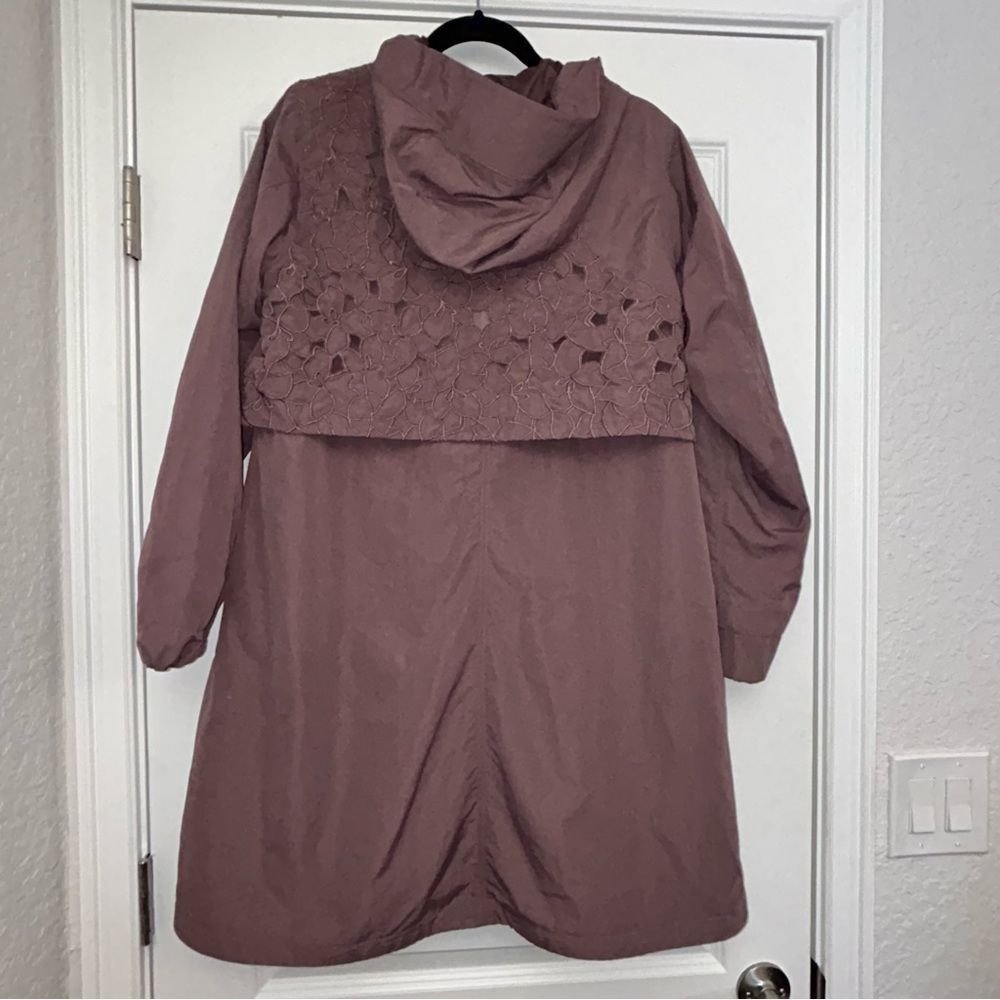 Lululemon Graced With Lace Laser Cut Floral Hooded Trench Coat Jacket - Picture 9 of 10